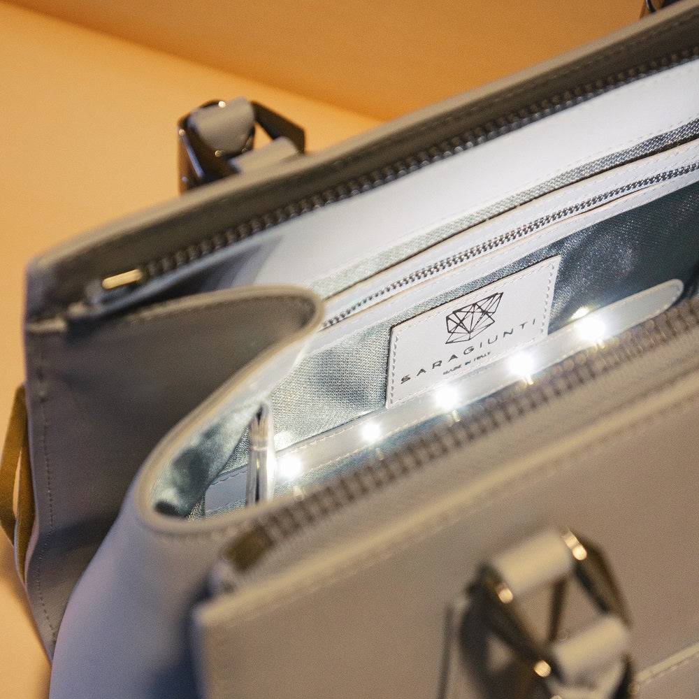 Cos'è una borsa led? Quando la tecnologia incontra la moda